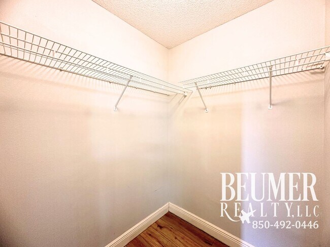 Building Photo - Now Available - 4br/2ba Home near NAS Pensacola back Gate