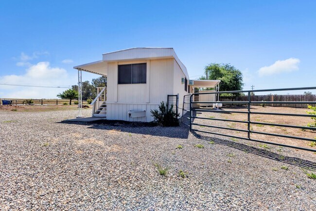 Building Photo - 3 BR/1BA | Mobile Home |2+ Acres