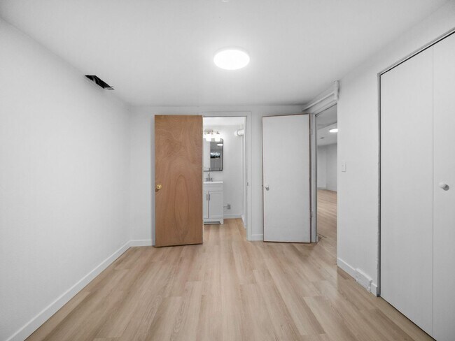 Building Photo - 203 W Cleveland Ave