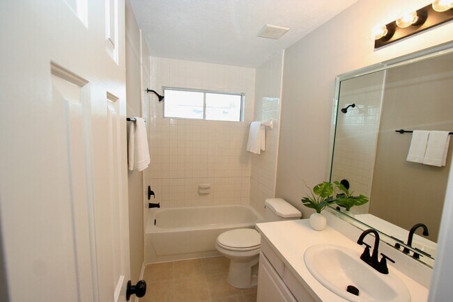 Building Photo - 13527 Catalano Ct