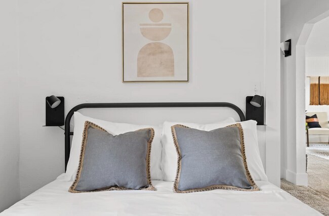 Building Photo - 1905 5th St S