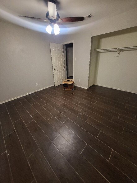 Building Photo - 4804 Thistledown Dr