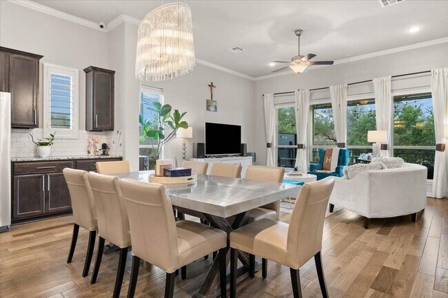 Building Photo - 11901 Deering Pl