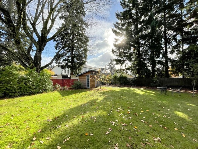 Building Photo - Charming Mid-Century Ranch with Large Yard and Attached Garage