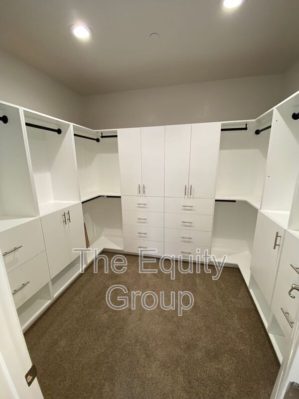 Building Photo - 1415 West Tyler Ct