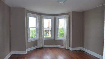 Building Photo - 341 E 28th St