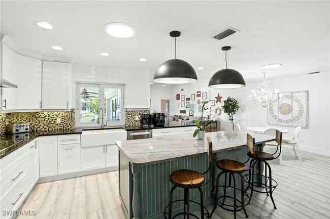 Building Photo - 205 Springline Dr
