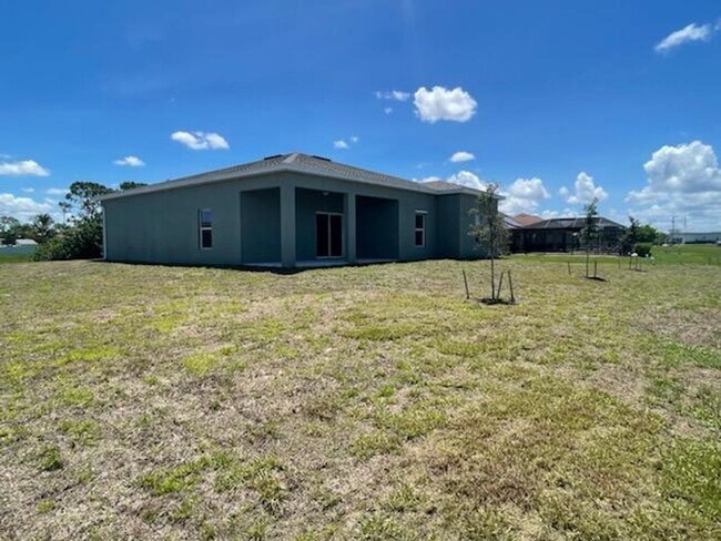 Building Photo - 1740 NW 9th Terrace