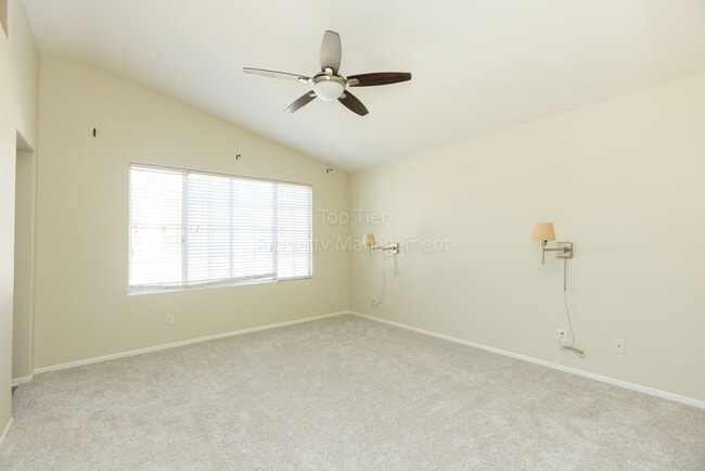 Building Photo - Beautiful home in Sunset Glen with 4 bedrooms 2.5 bath, 1726 Sq Ft available NOW