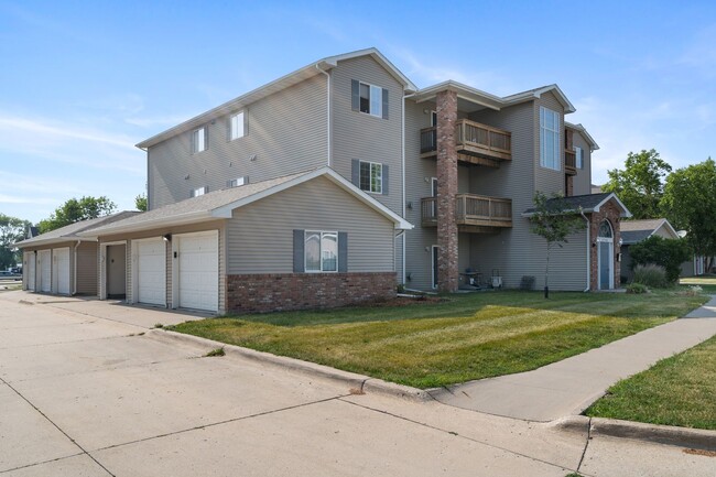 Building Photo - $1,150 | 2 Bedroom, 1 Bathroom Condo | Pet...