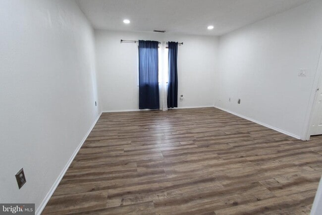 Building Photo - 912 Aspen Dr