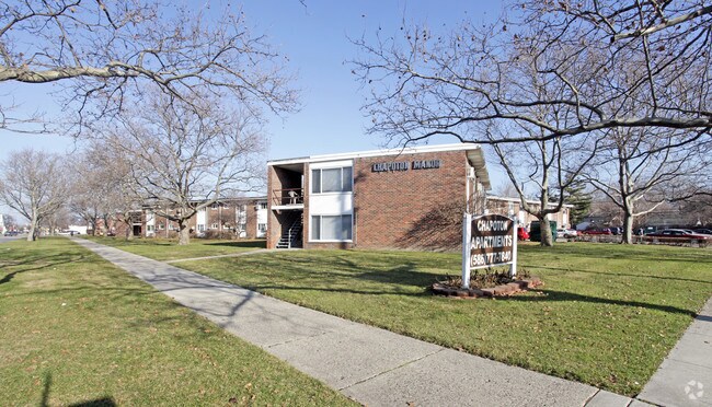Primary Photo - Chapoton Manor Apartments