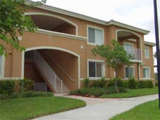Building Photo - 1810 Florida Club Dr
