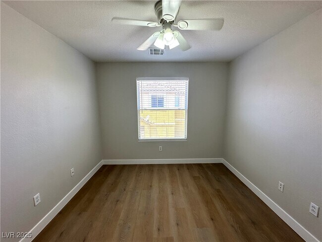 Building Photo - 9978 Erie Stream Way