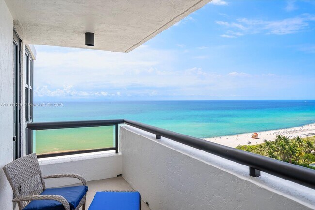 Building Photo - 2555 Collins Ave