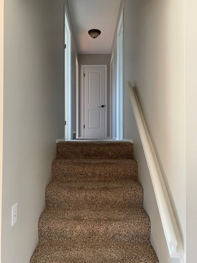 Building Photo - Beautiful 4 Bedroom Quad Level Located in Buffalo Ridge!!!!