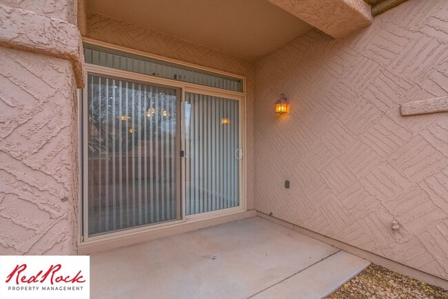 Building Photo - 2 Bedroom Townhome in Coral Canyon with Resort Amenities
