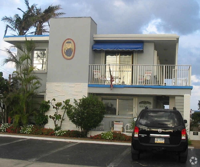 Building Photo - 4640 El Mar Dr