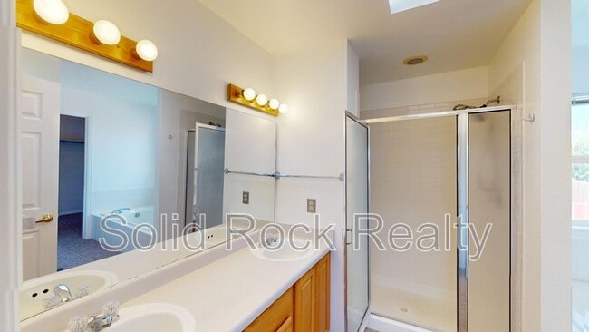 Building Photo - 2635 Leoti Dr