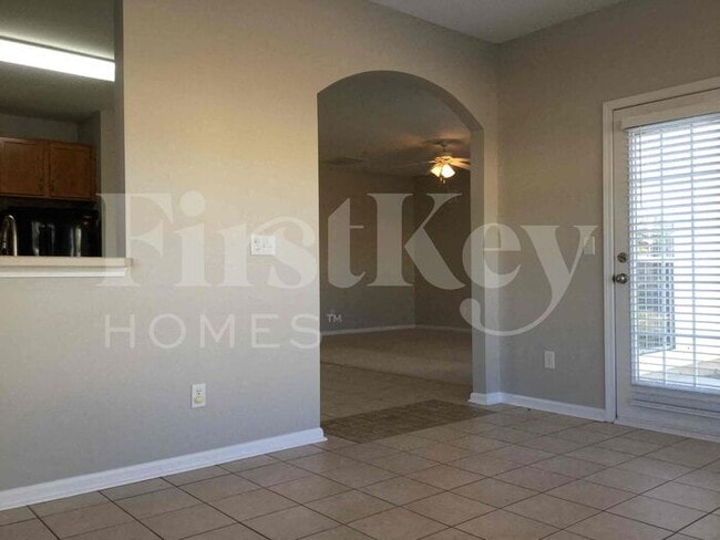 Building Photo - 126 Centerpoint Dr