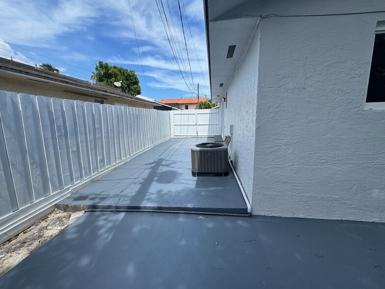 Back Patio - 8434 SW 38th St