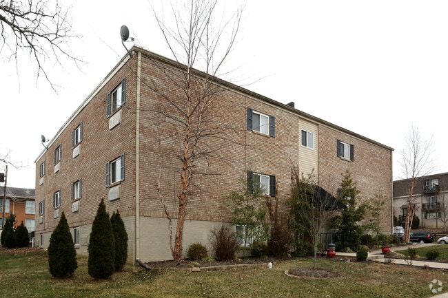 Fairmont Court - Lakeview Estates