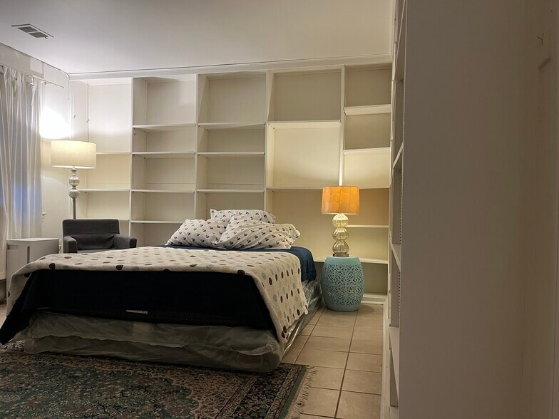 Building Photo - 603 G St SW