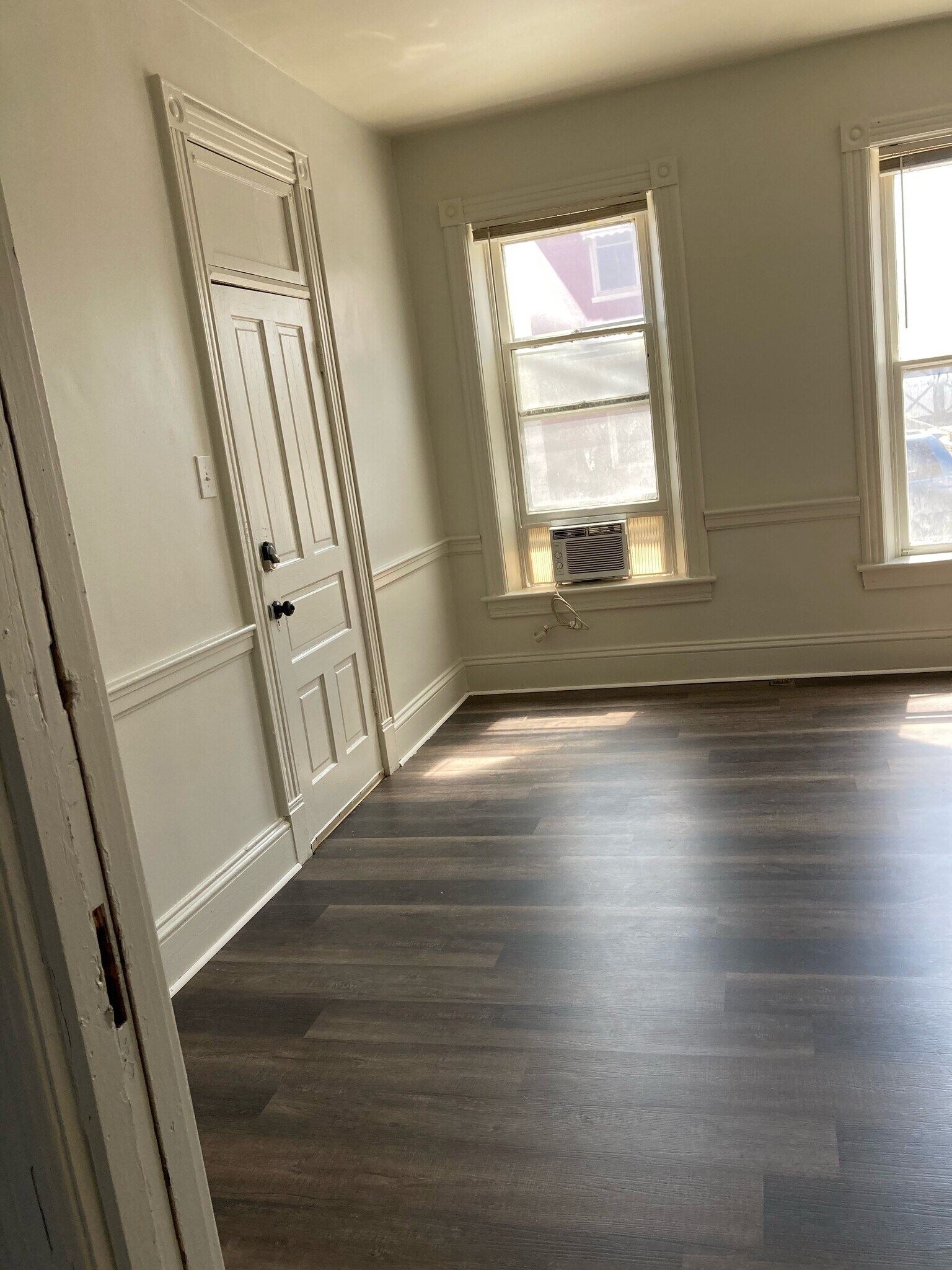 Building Photo - 27 S Locust St