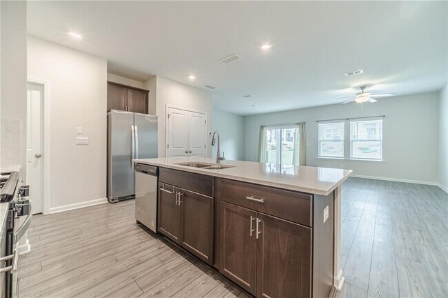 Building Photo - 1412 Villageside Ct