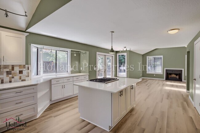 Building Photo - Beautiful Pet-Friendly Single-Family Home in Beaverton!