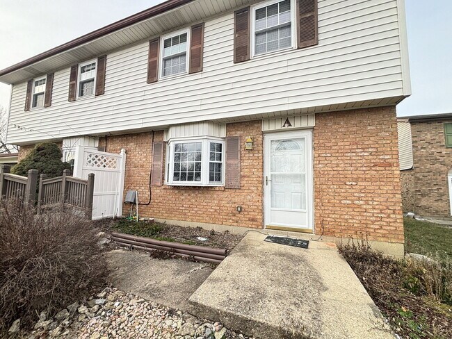 Building Photo - 1173 Navaho Dr