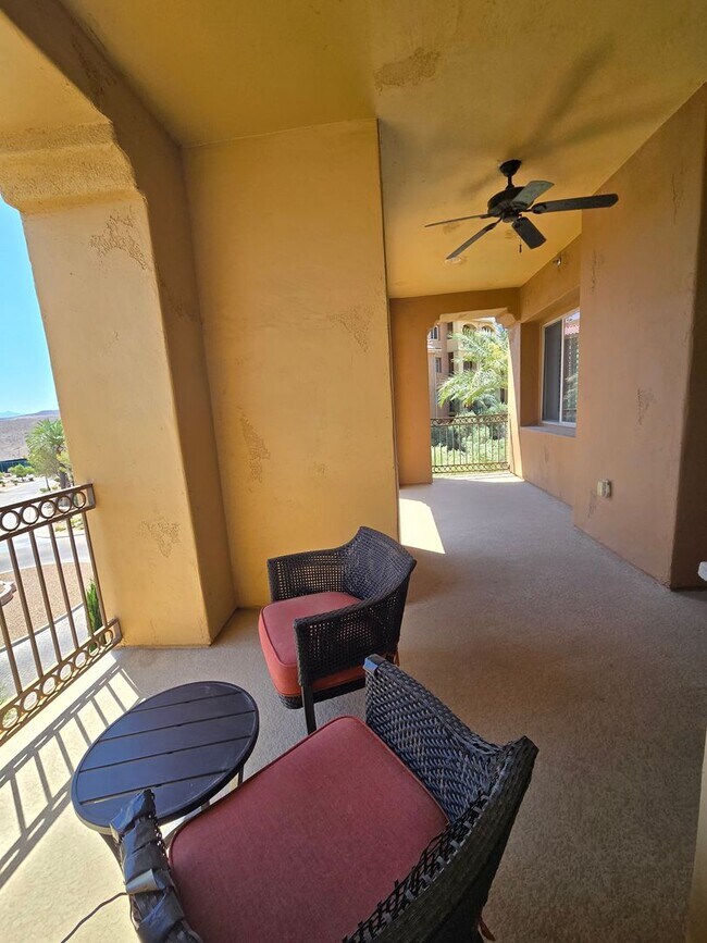 Building Photo - An Amazing Furnished 3 Bedroom Condo at La...