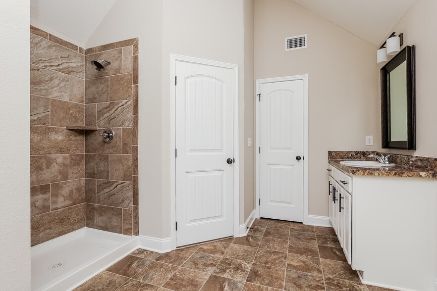 Building Photo - 1205 Black Oak Cir