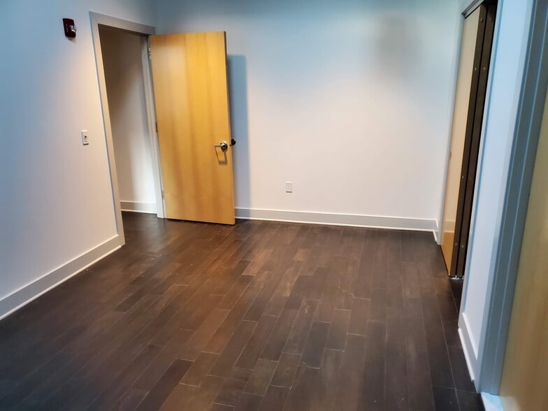 Building Photo - 2212 Walnut St