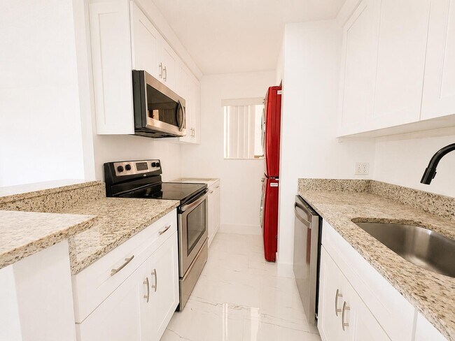 Building Photo - 588 Trace Cir