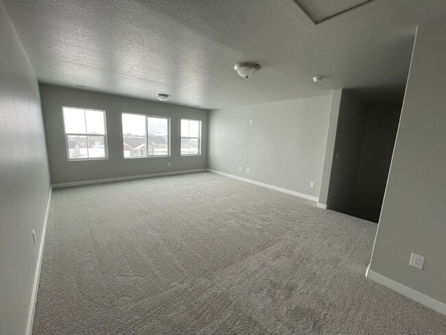 Building Photo - Beautiful house waiting JUST FOR YOU!!!!