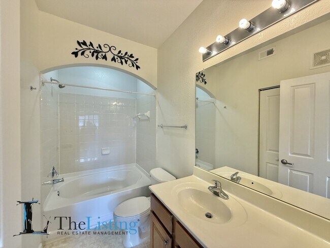 Building Photo - 11706 Heritage Point Dr