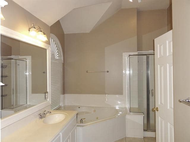 Building Photo - 10711 Sweet Water Dr