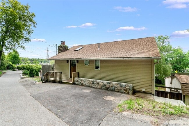 Building Photo - 4 Candlewood Birches