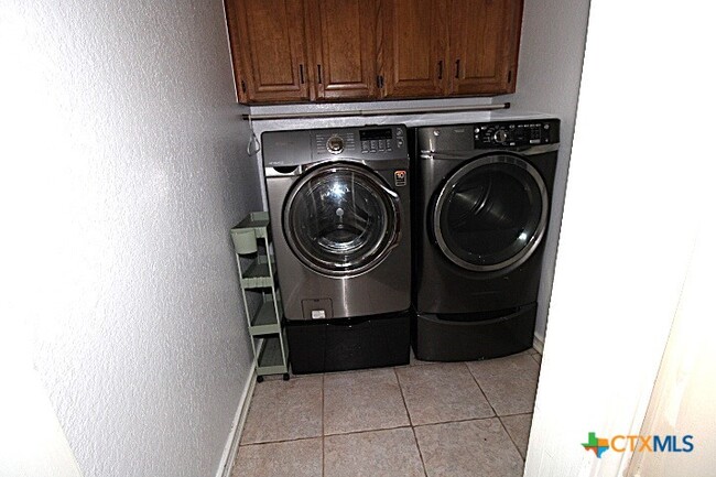 Building Photo - 1110 Timmons Dr