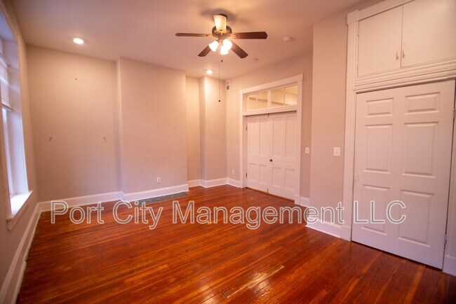 Building Photo - 2121 St Paul St