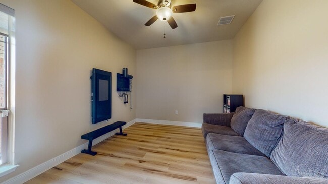 Building Photo - 4444 Piedmont Way