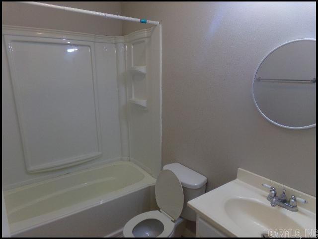 Building Photo - 17 Neal Pl