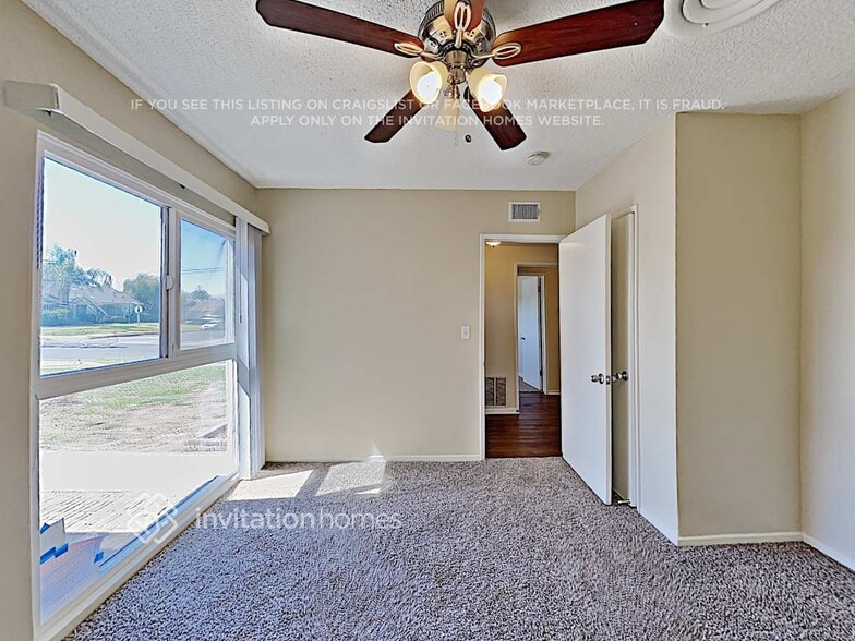 Building Photo - 9256 Swinton Ave
