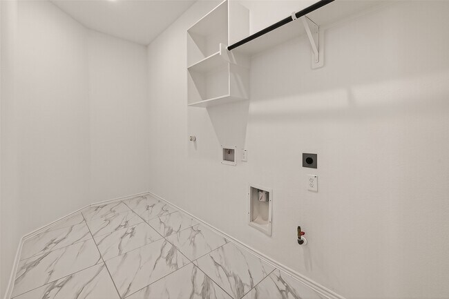 Building Photo - 506 Mandola Farms Dr