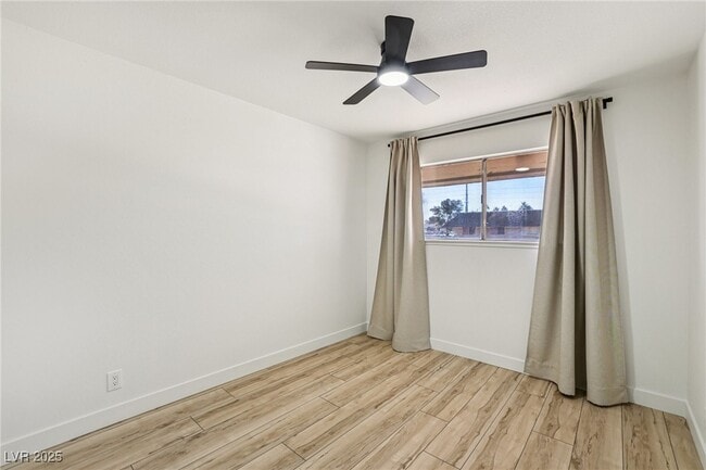 Building Photo - 2414 Paradise Village Way