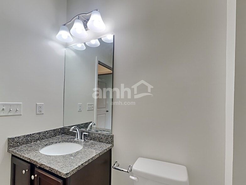 Building Photo - 917 Sunny Stroll Dr