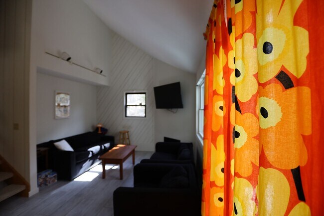 Building Photo - Seasonal 6 Month Lease Available | $1,700.00/ month home in Campton, NH!