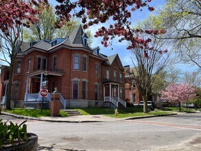 Building Photo - 101 Troup St