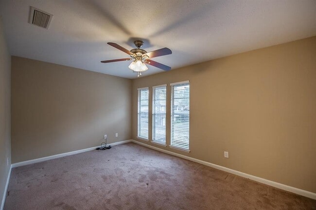 Building Photo - 411 Westwood Dr